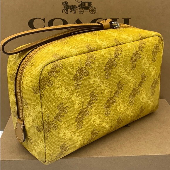 BOXY COSMETIC CASE WITH HORSE AND CARRIAGE PRINT - Picture 12 of 16